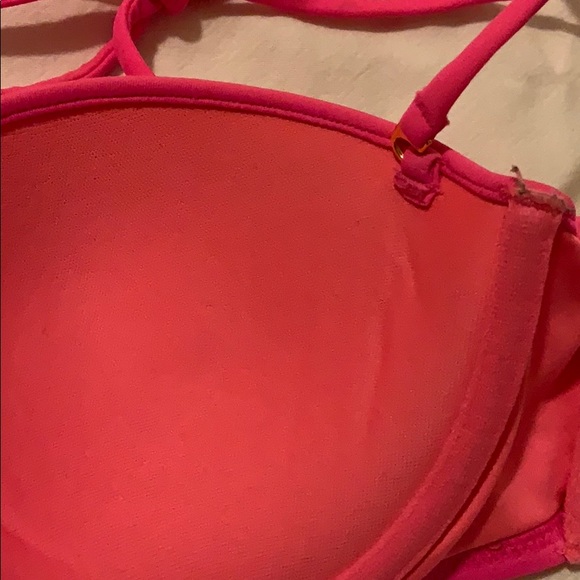 Victoria’s Secret Bikini - Picture 4 of 6